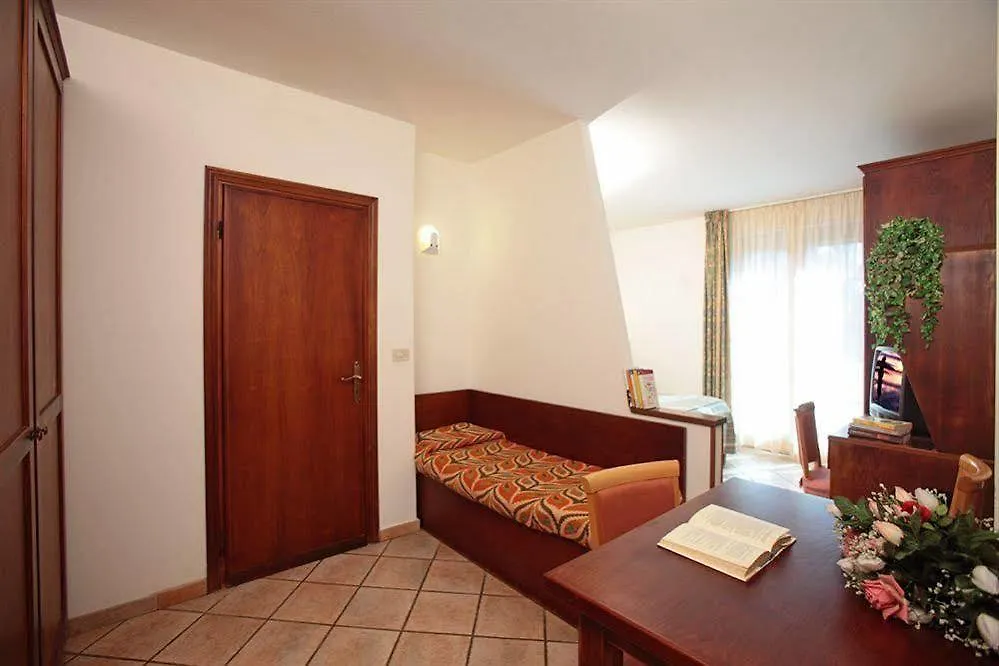 Tris Hotel Orbetello 3*,